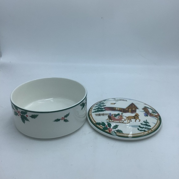 Mikasa Christmas Magic Ceramic Trinket Box - Picture 5 of 8